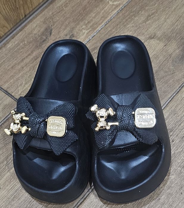 Klapki na platformie