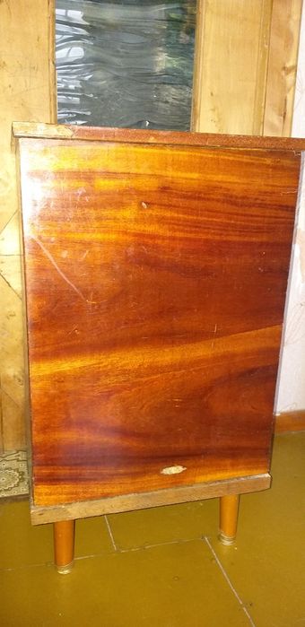 Тумбочки прикроватные, трельяж