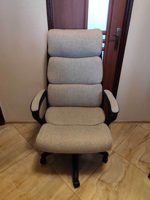 Krzesło biurowe z Jysk Marbjerg .