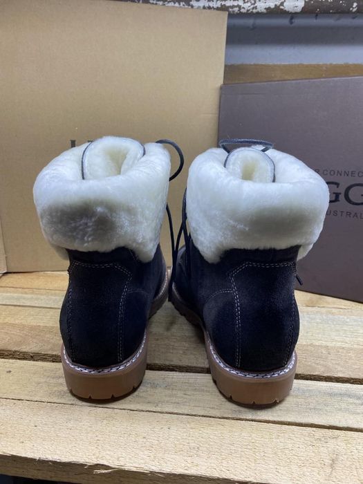 Ugg Axa Coffee Emoccasin Chocolate