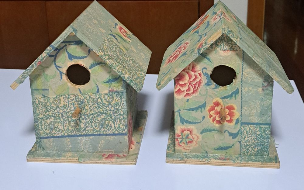 Vendo conjunto de duas casinhas de passarinho decorativas feitas à mão,