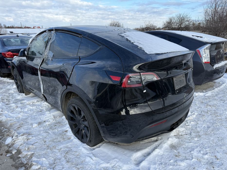 Tesla Y Розборка