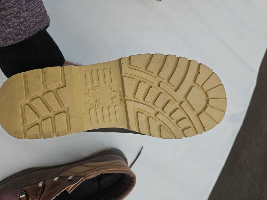 Buty robocze  skórzane nowe.