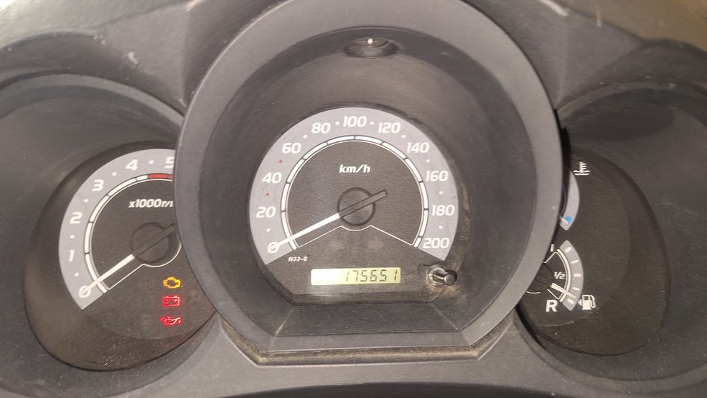 Toyota Hilux 2.5 d4d basculante