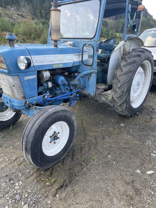 Traktor ford 4000