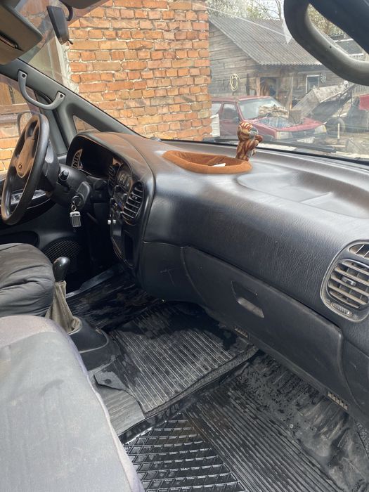 Продам авто hyundai h-1