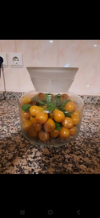 Peça de decoração para cozinha em bom estado