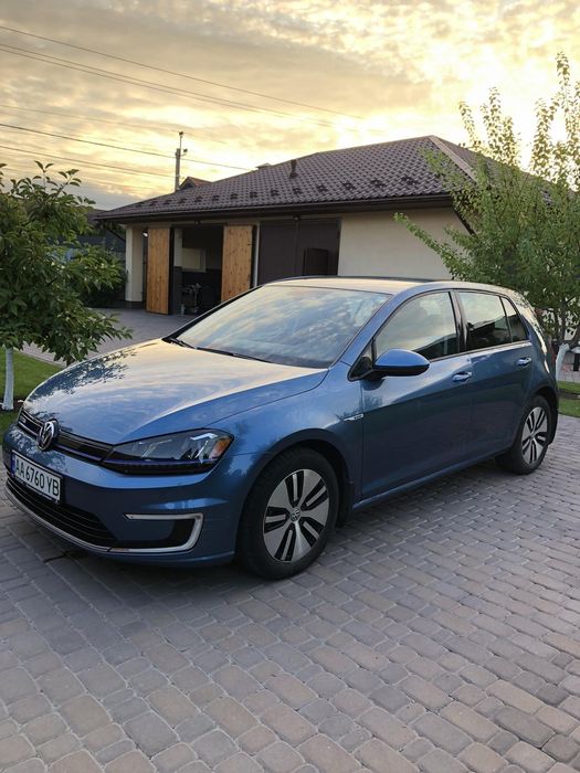 Продам Volkswagen E-golf 2016