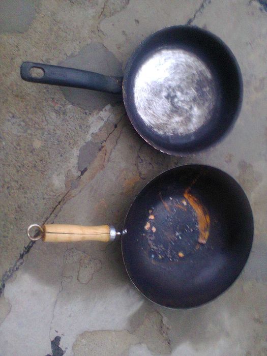 Ложки, вилки, нержавейка. Тарелки. Стаканы, Сковородка.