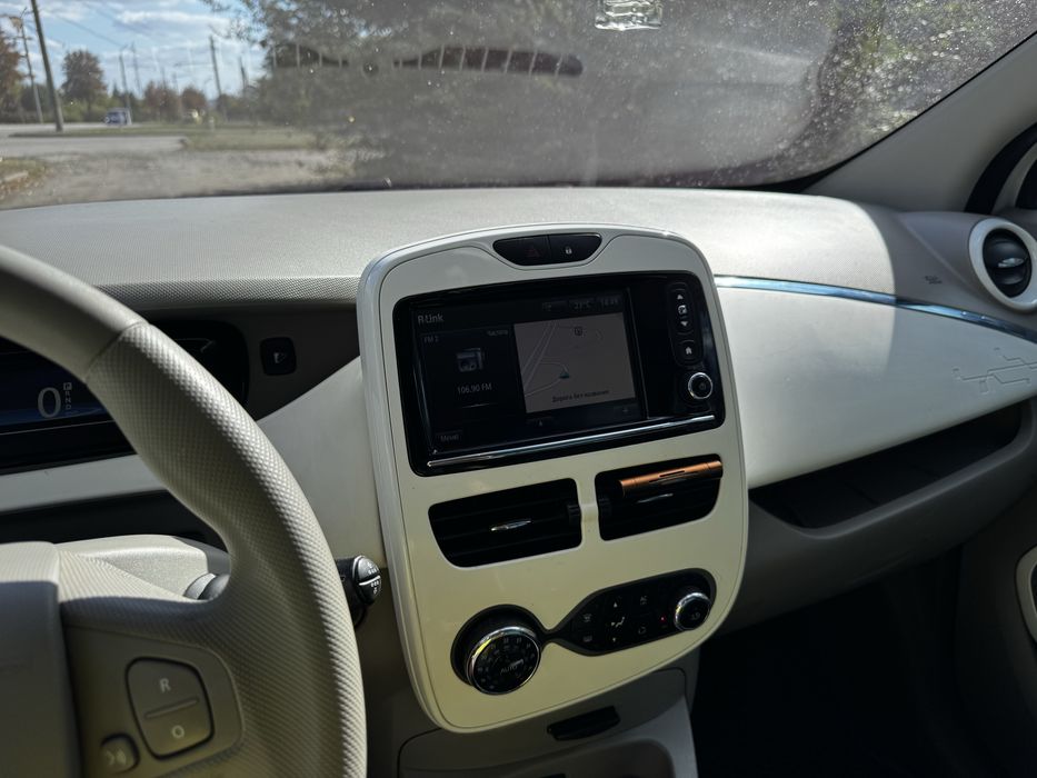 RENAULT zoe  Электро 24квт