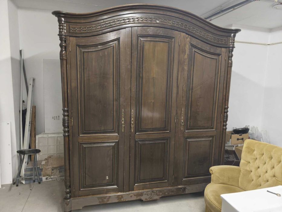 Guarda roupa em madeira