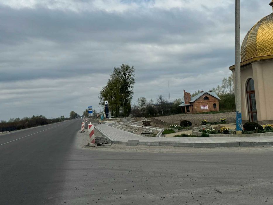 нежитлове приміщення та земельна ділянка 68 сот., с. Перемивки