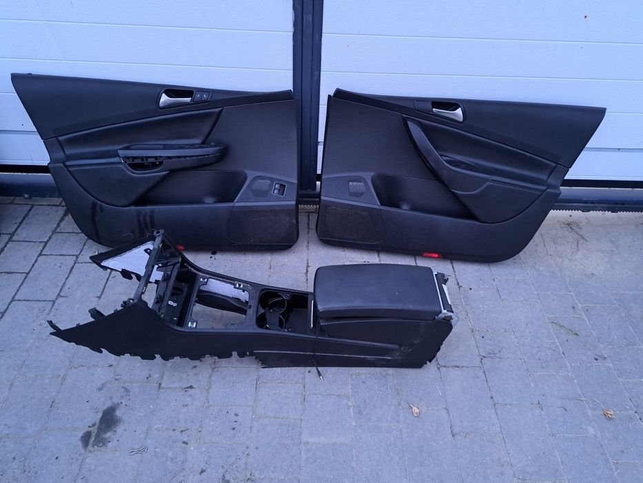 Fotele skora skorzane wnetrze kompletne boczki tunel passat b6 kombi