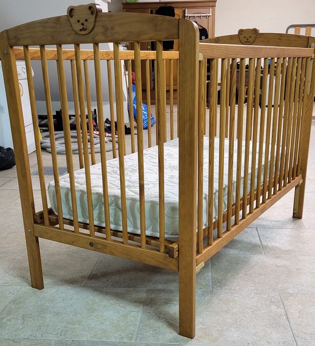 Cama para bebé + colchão