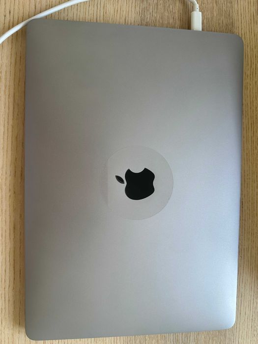 MacBook Pro 13" (2017) – 16GB RAM – SSD 500GB – Excelente estado