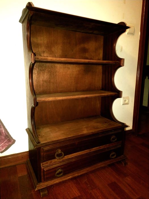 Móveis antigos rústicos