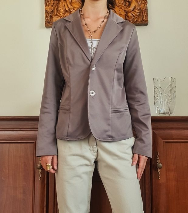 Szara połyskująca marynarka