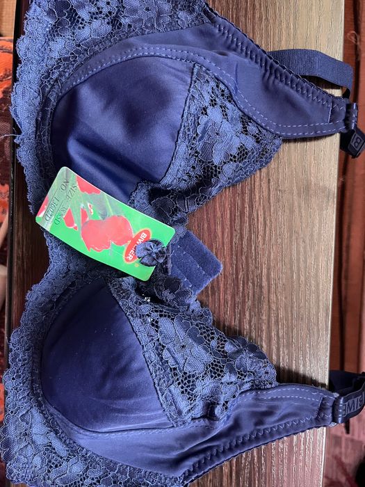 Бюстгальтер жіночий