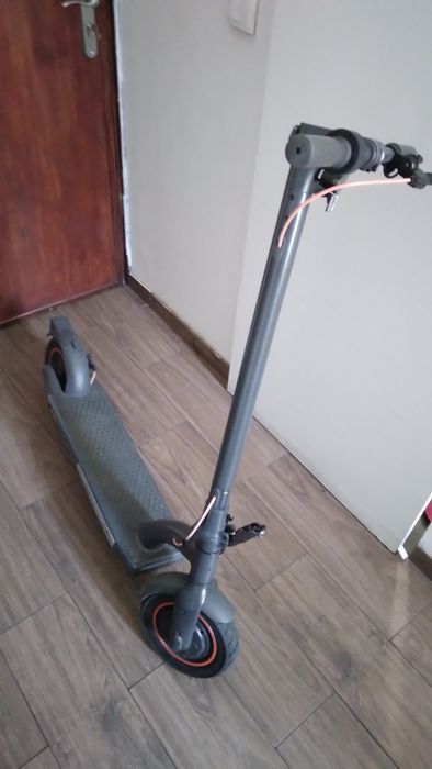 Navee N40 trontinete