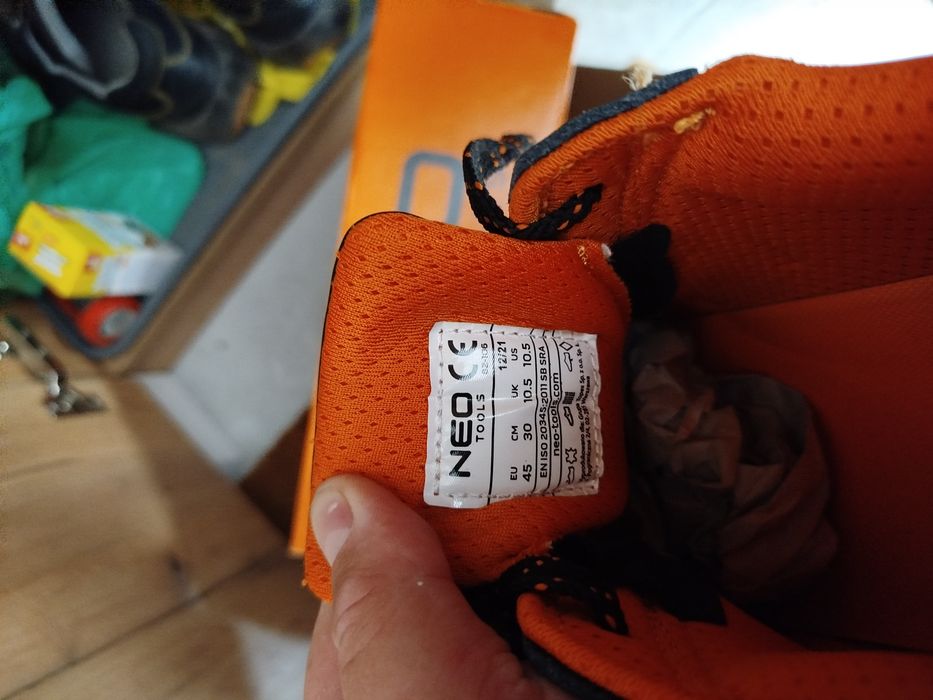 Sprzedam buty robocze firmy Neo