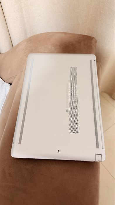 Portátil HP i7 1065G7 8GB RAM SSD 256GB MX330 2GB