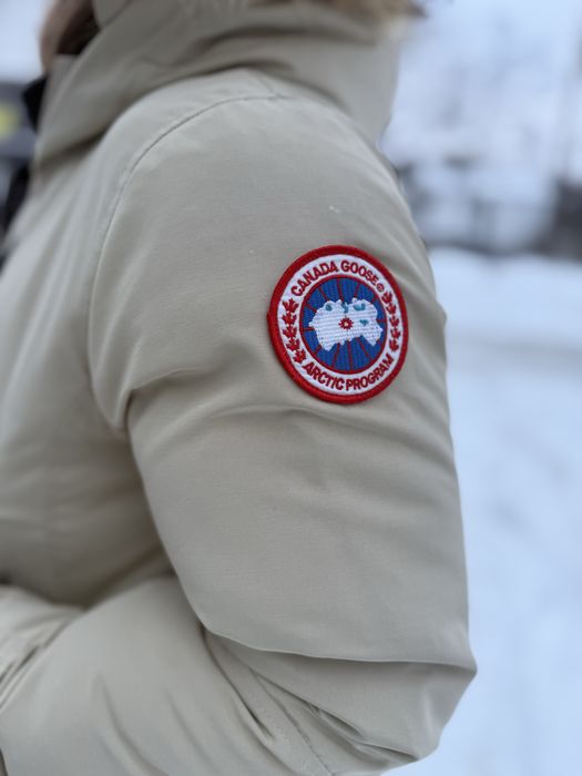 Пуховик зимовик canada goose kensington parka