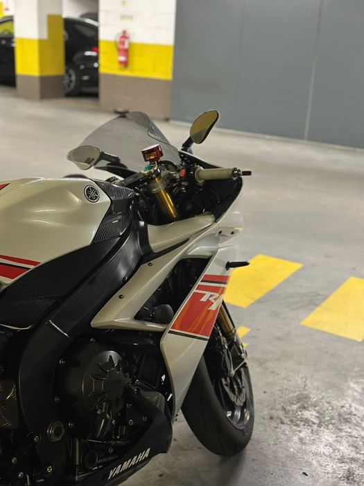 Yamaha     R1