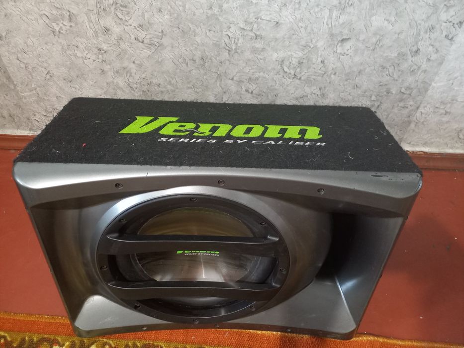 Продам сабвуфер Venom