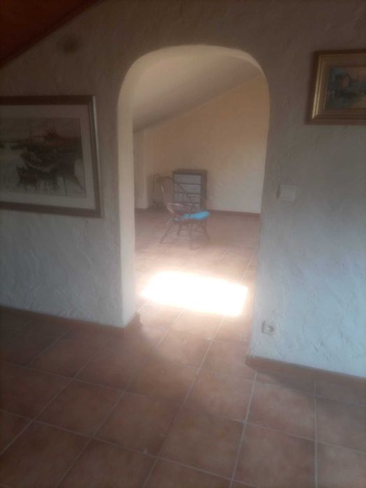 Sótão 91 m2 com WC para Alugar