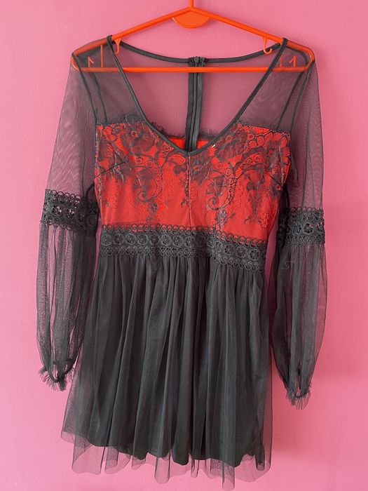 Nowa czarno czerowona koronkowa sukienka S