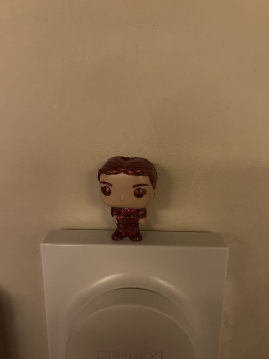 Max upside down Kinder joy stranger things