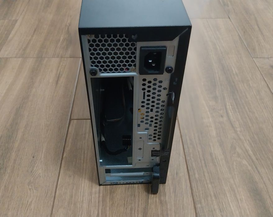 Caixa SFF para ITX e micro ATX com fonte 220Watts64284471890179123