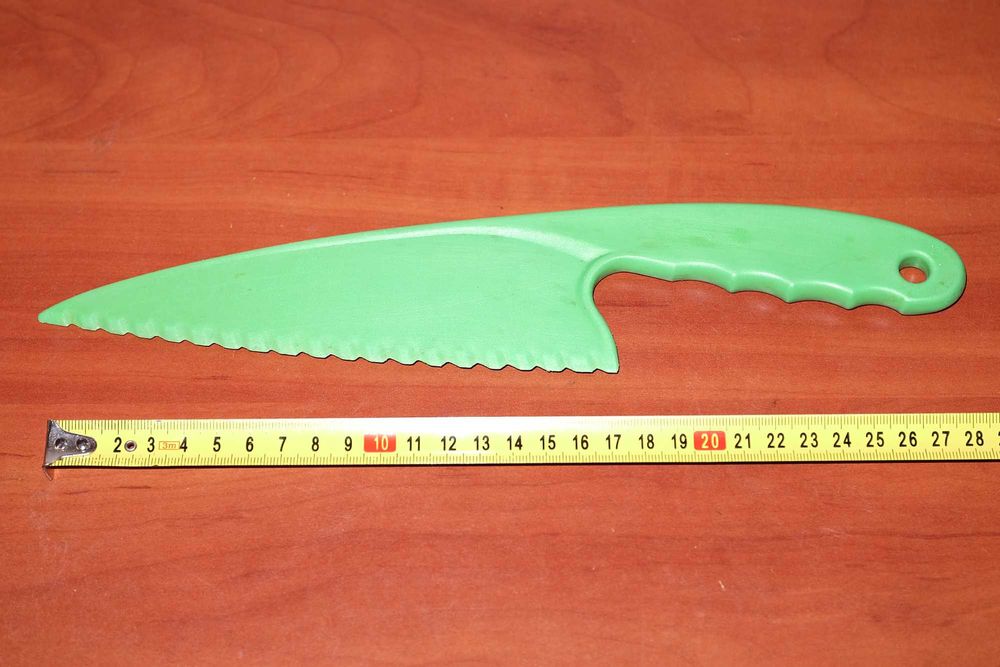 Ложка для спагетти, нож, поварёшка, кухонный набор.