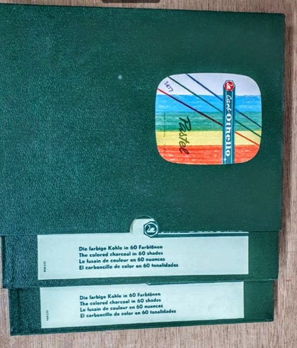 Пастельні вінтажні олівці.