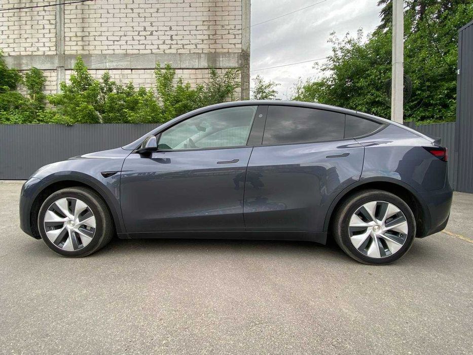 Tesla Model Y Long Range Dual motor 2023
