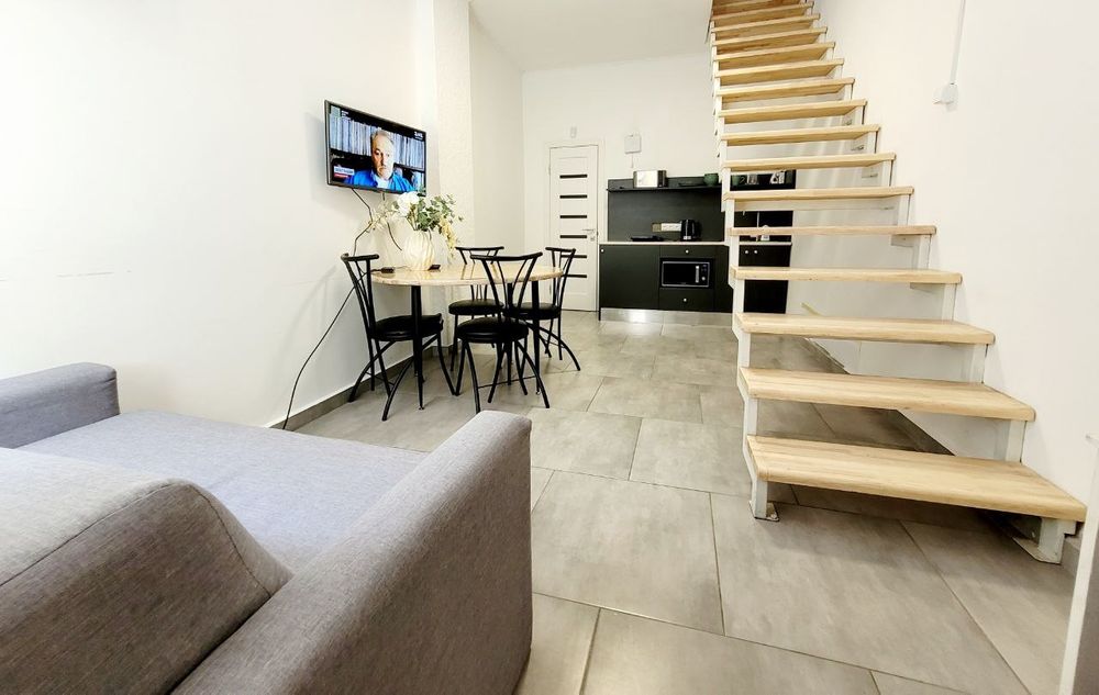 1-кімн. ТЦ Форум,  подобово для 1-4 осіб. Вул. Водна