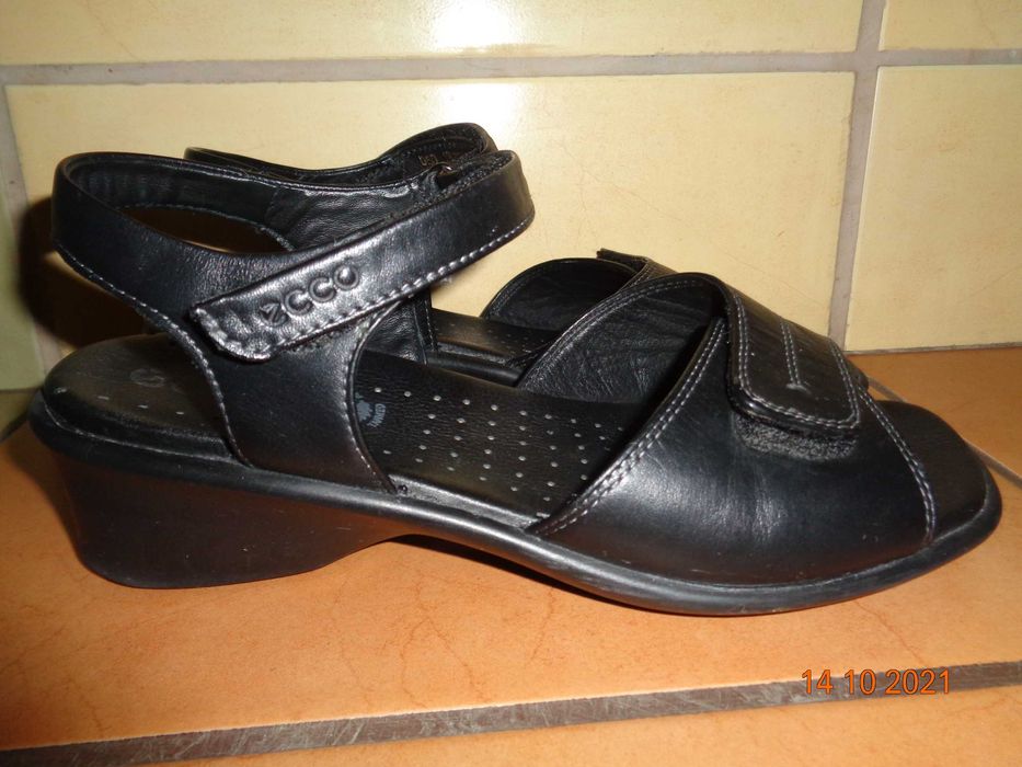 Skórzane sandały ECCO rozmiar 38wkl. 24,5cm stan idealny