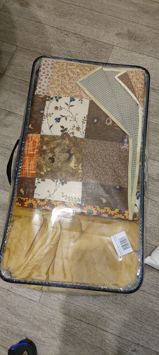 Детский комплект, подушка, плед, покрывало.