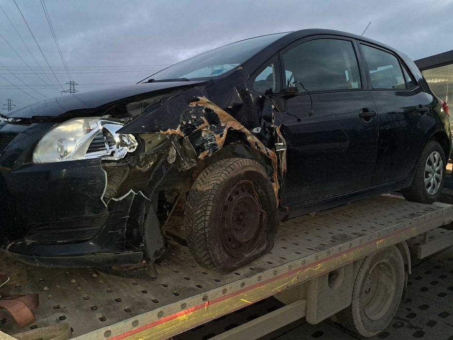 Toyota Auris I na Części 1.4 VVTi 5 Drzwi Czarna Kolor 209 Konsola