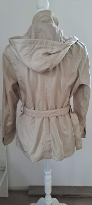 Gabardine beje, com capuz destacável,  Tam L, Nova