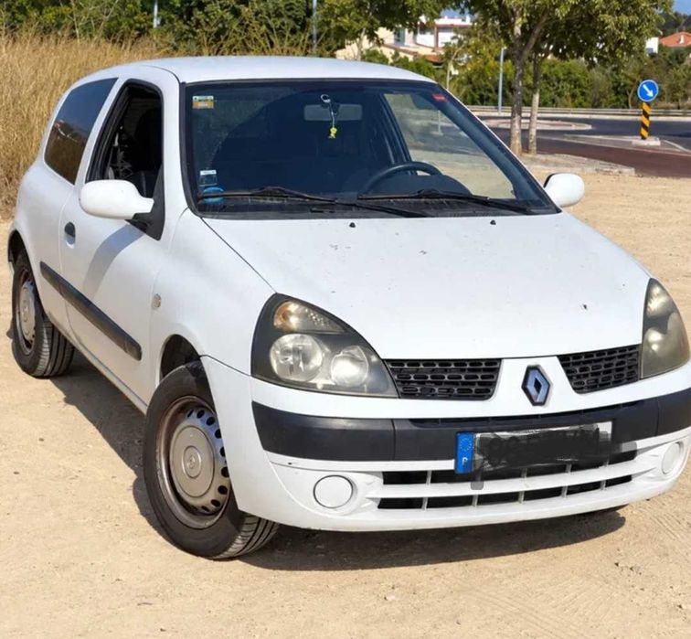 Alugo clio comercial semana ou mês