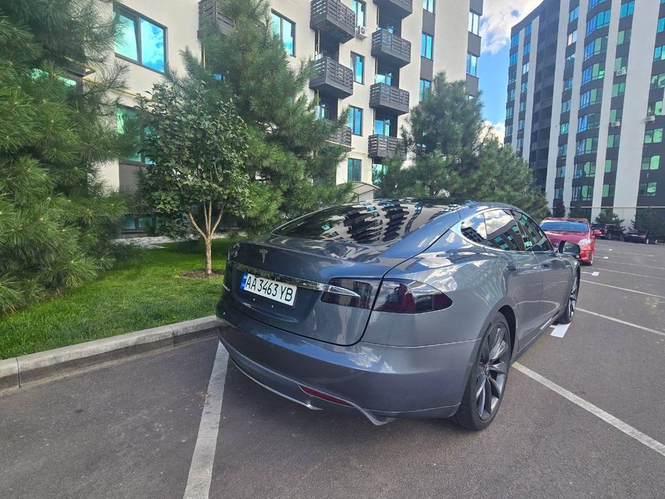 Електрокар  Tesla Model S