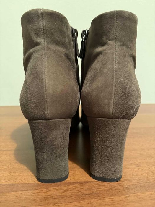 Ботильйони Santoni Італія оригінал 39 оливковий замша у стані нових