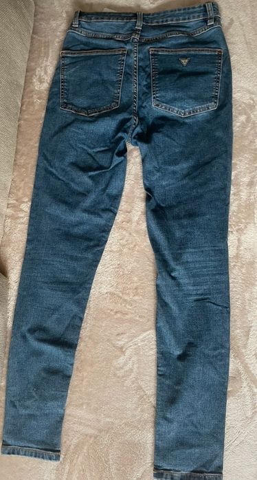 Jeansy Guess rozmiar 26