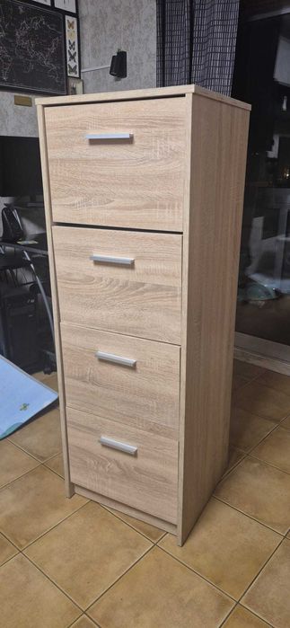 Móvel com gavetas para secretária