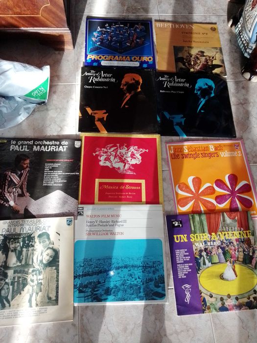 discos de vinil antigos 2 euros cada