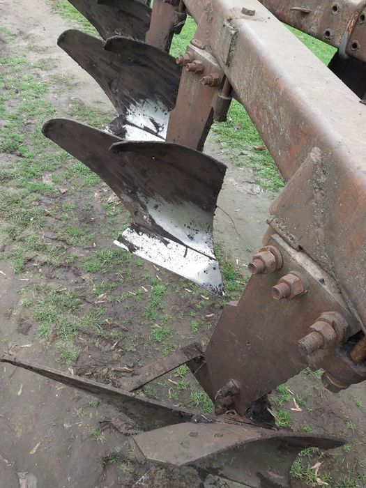 Продається плуг плм5