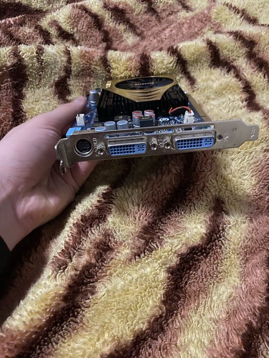 Продам GIGABYTE GeForce 9500 GT 512MB GDDR2