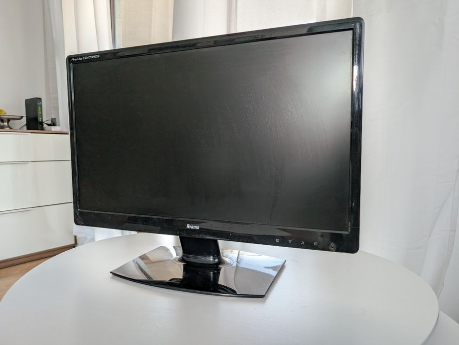 Monitor iiyama 24 cal Full HD idealny do pracy nauki i filmów