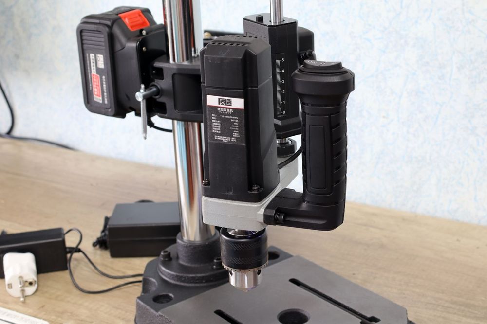 Резьбонарезной манипулятор